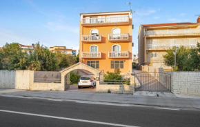 Cozy Apartment In Sibenik With Wifi